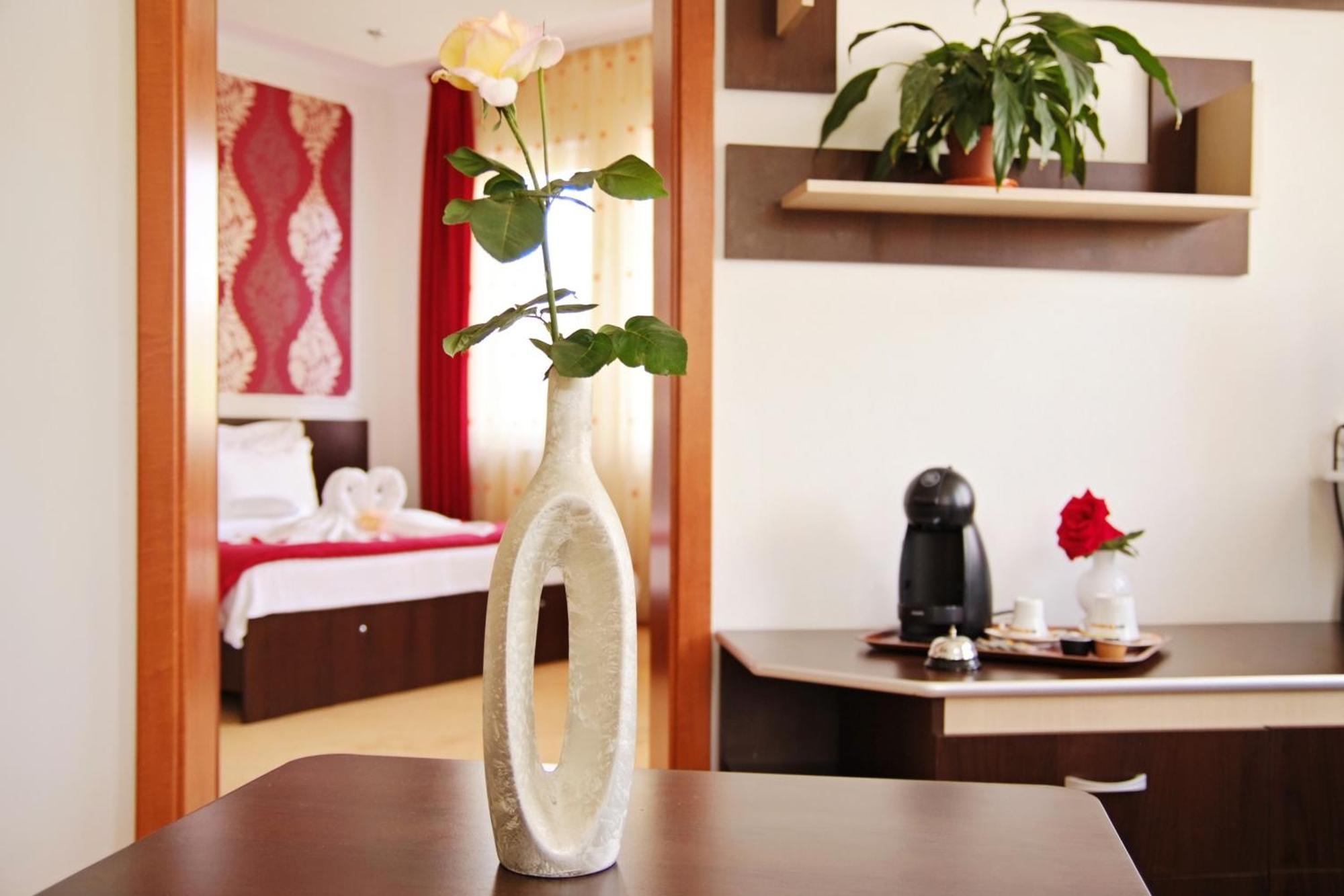 Silver Hotel أرادايا المظهر الخارجي الصورة